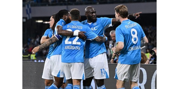 Napoli on kauden onnistunein esimerkki pelaajahankinnoista Napoli on kauden onnistunein esimerkki pelaajahankinnoista